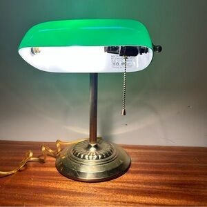 Vintage Brass & Green Glass Bankers Desk Lamp With Pull Chain